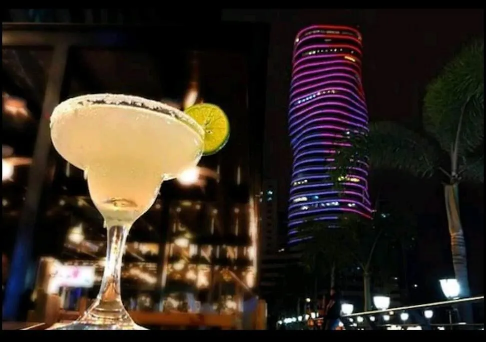 Ecusuites Family Riverfront 1 Best View Santa Ana Airport 과야킬 아파트